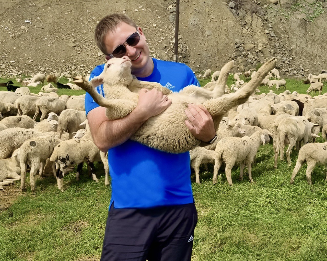 В наших турах мы делаем большой акцент на атмосферу. Внимание к вам, кроется даже в деталях и мелочах, что делает ваш отдых максимально душевным и ярким.