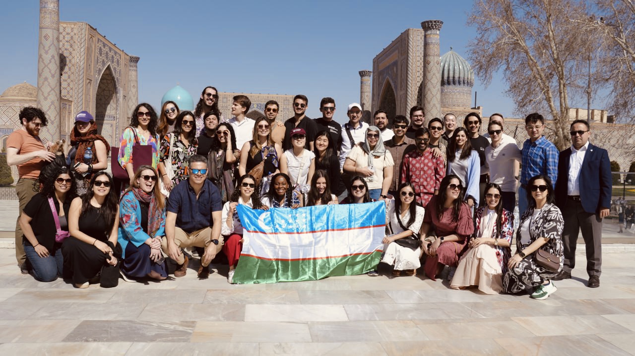 Авторские маршруты с локальными гидами, продуманный ритм, живая история, гастрономия и внимание к деталям. Без спешки и шаблонов. 