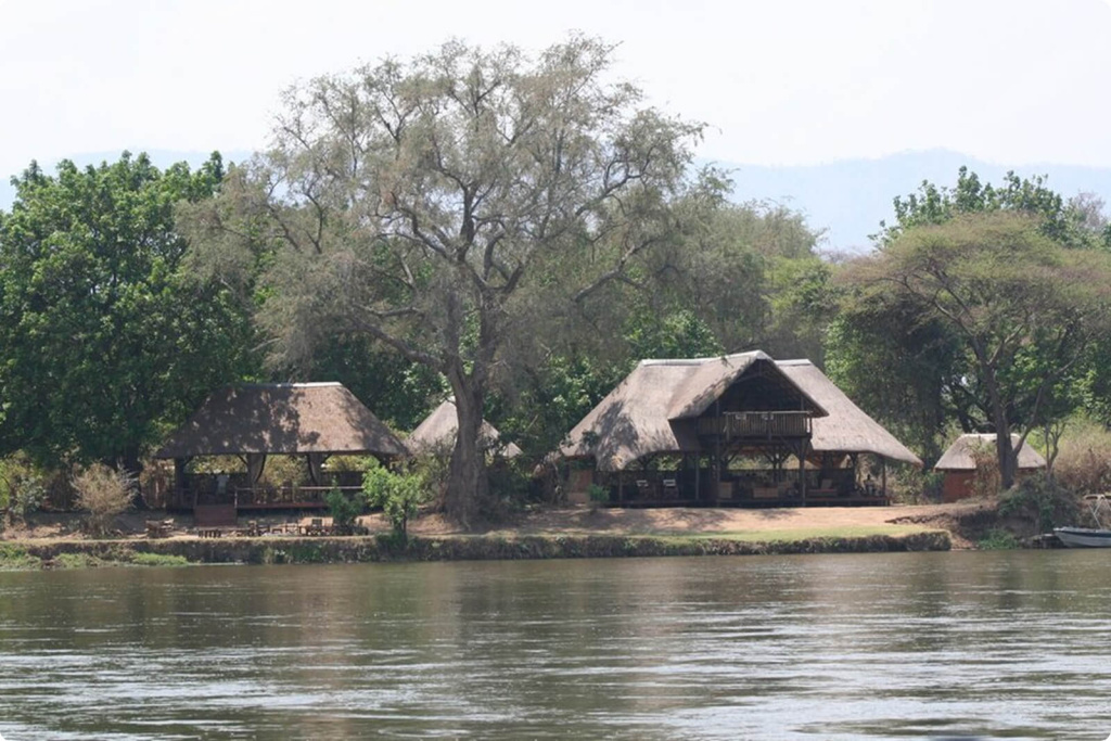 Дома на берегу