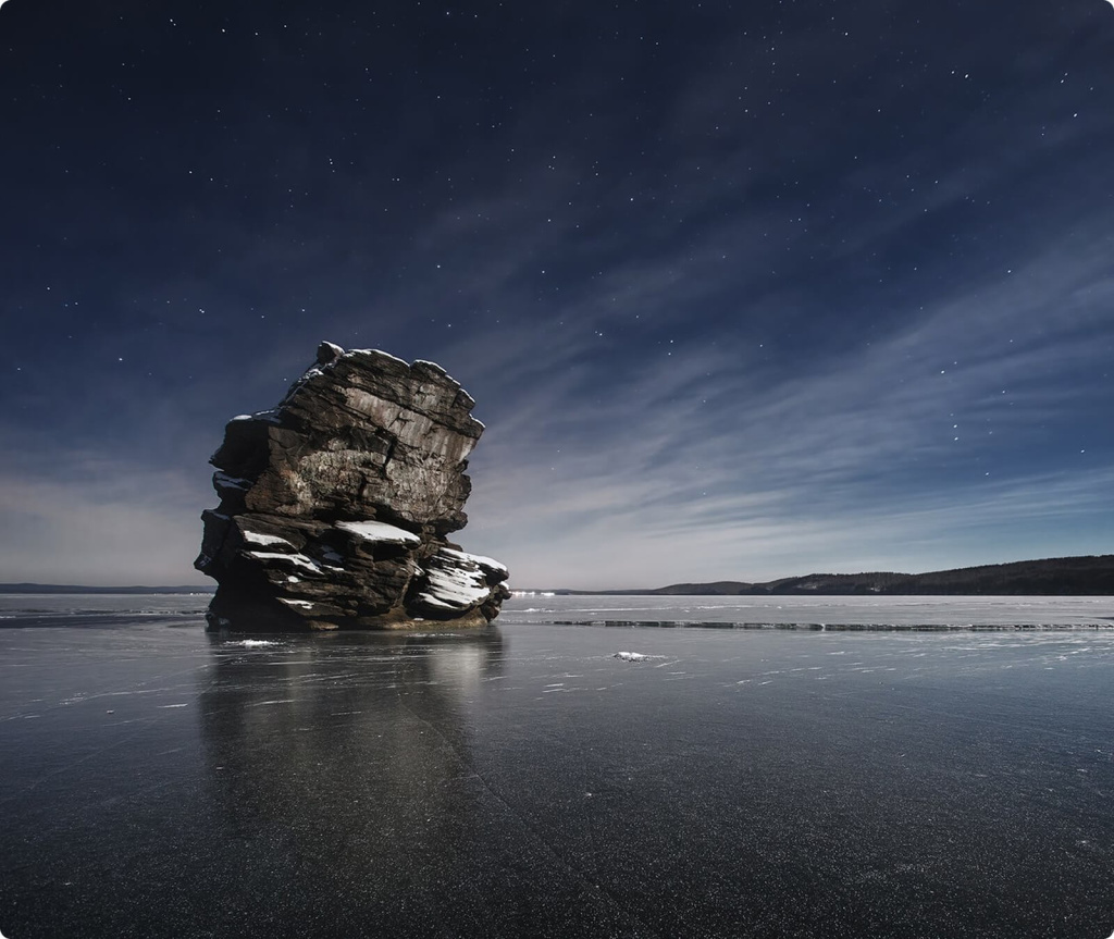 Огромный камень