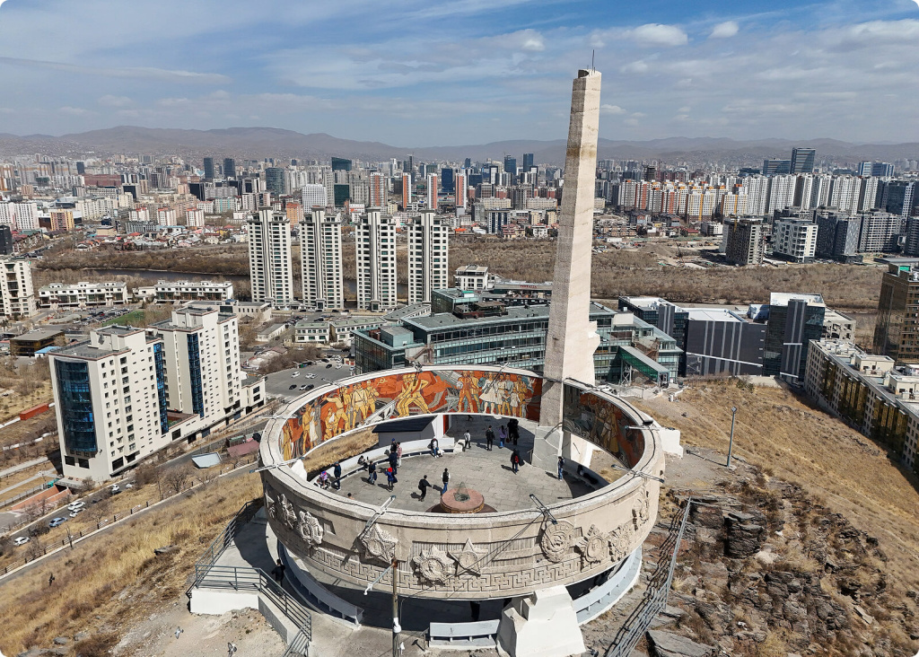 Мемориал и здания