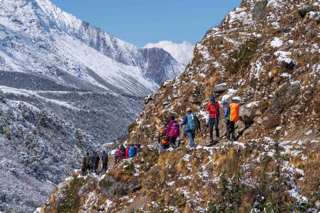 Люди в горах