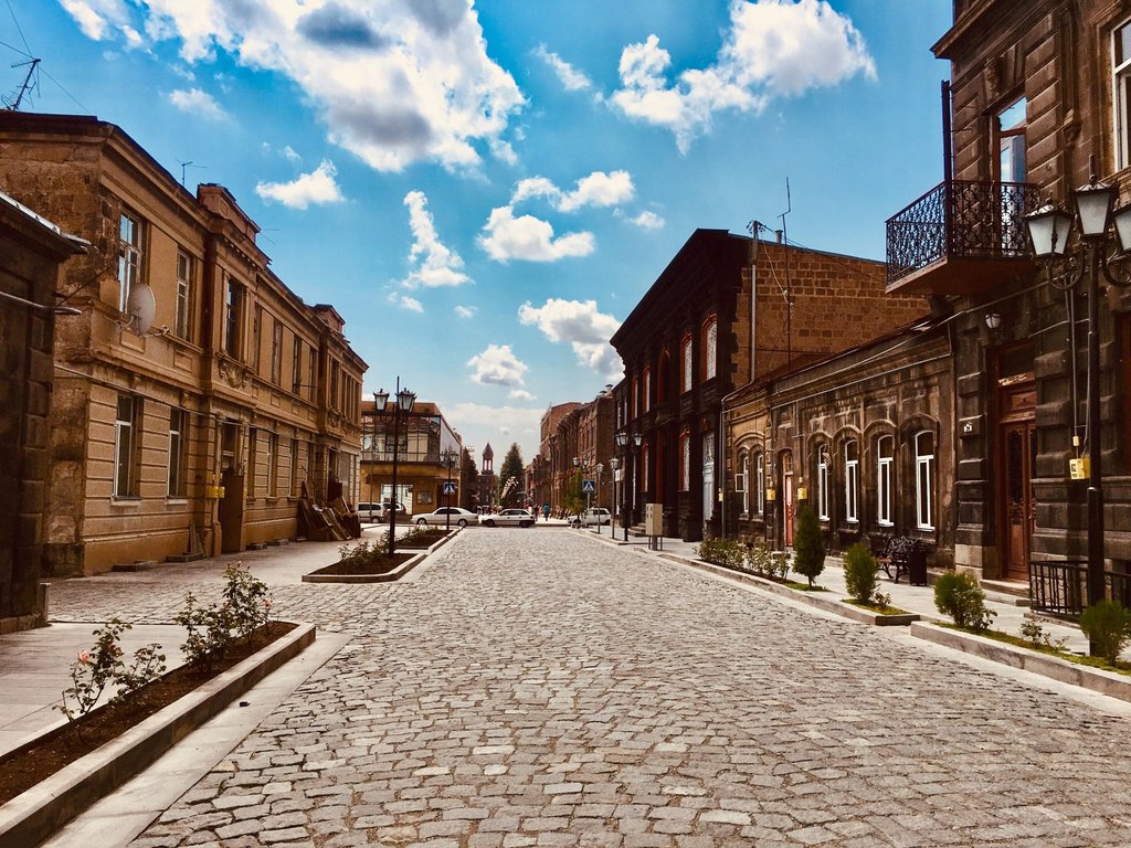 Улица Абовяна в Гюмри днём