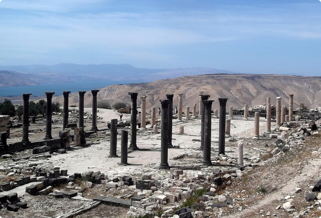 Черные колонны 