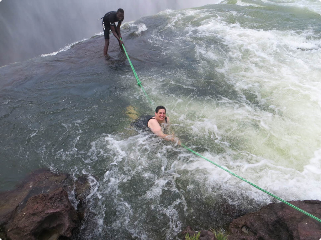 Бассейн перед водопадом