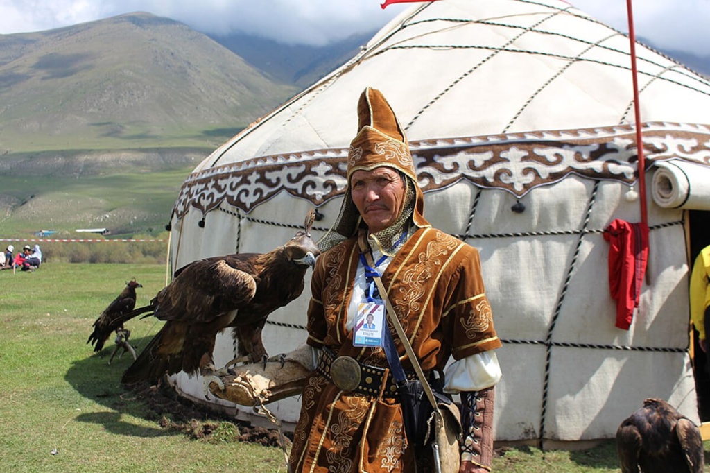 Человек и птица