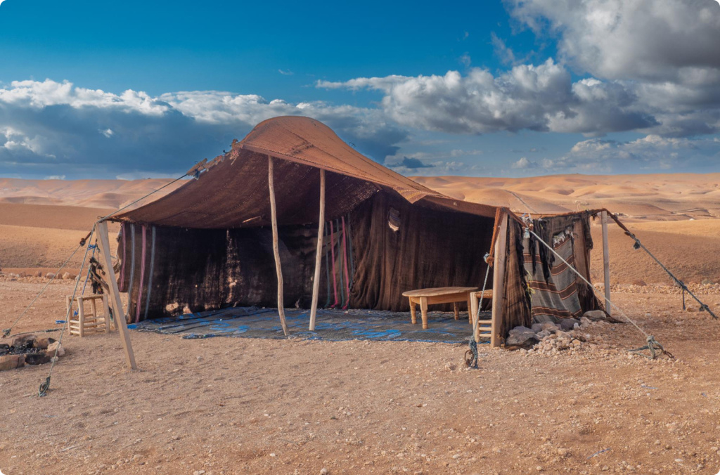 Шалаш в пустыне