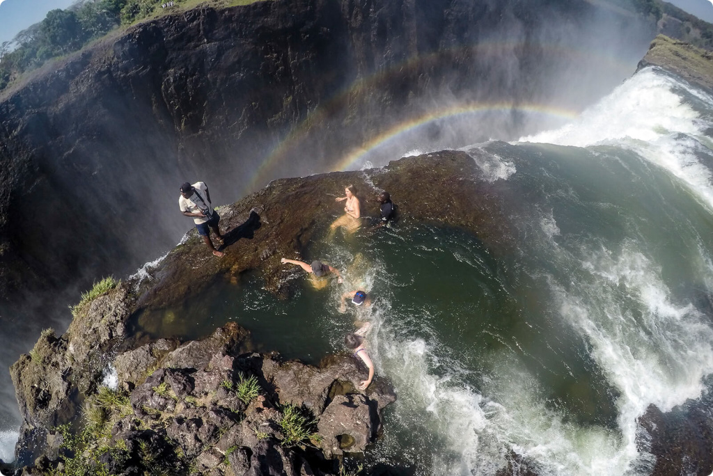 Бассейн водопада