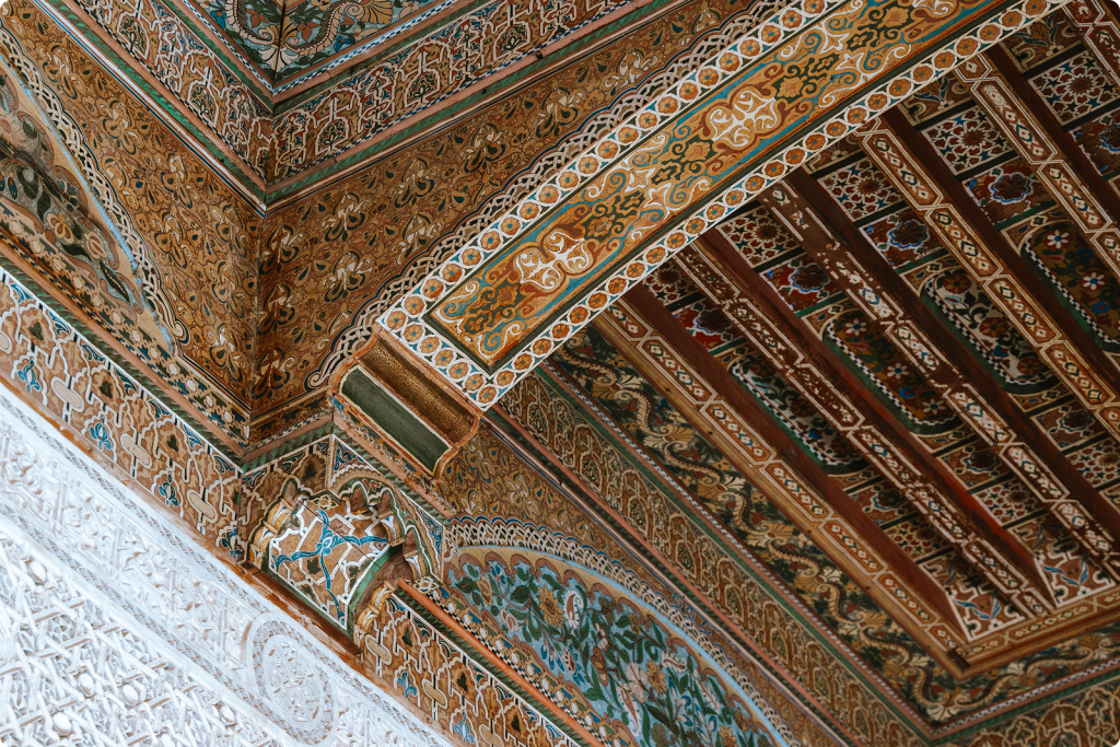 Расписные стены и потолок