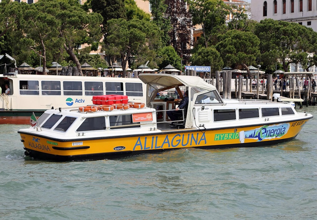 Лодка
