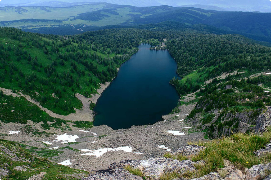 Озеро в горах