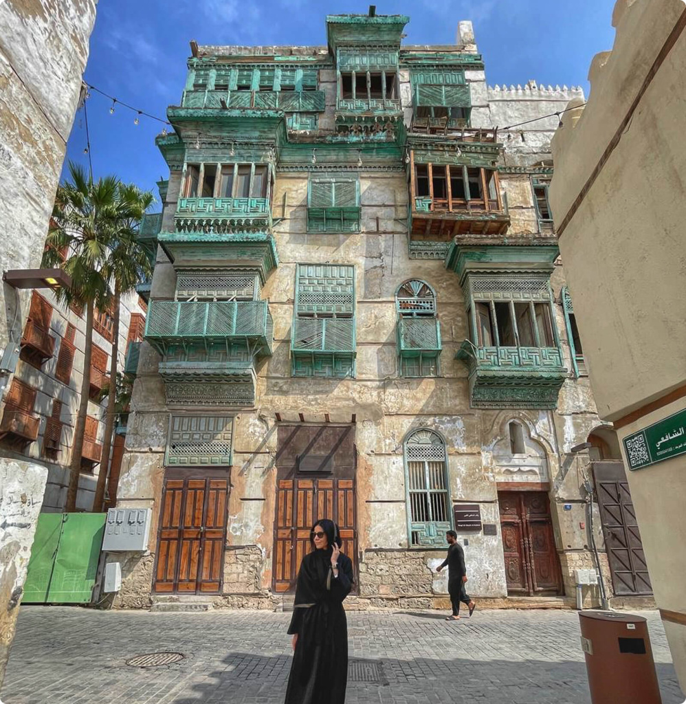 Цветные деревянные балконы