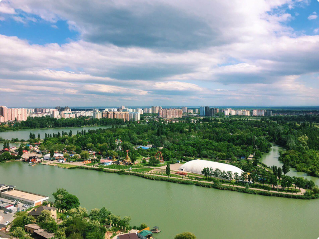 Река и город