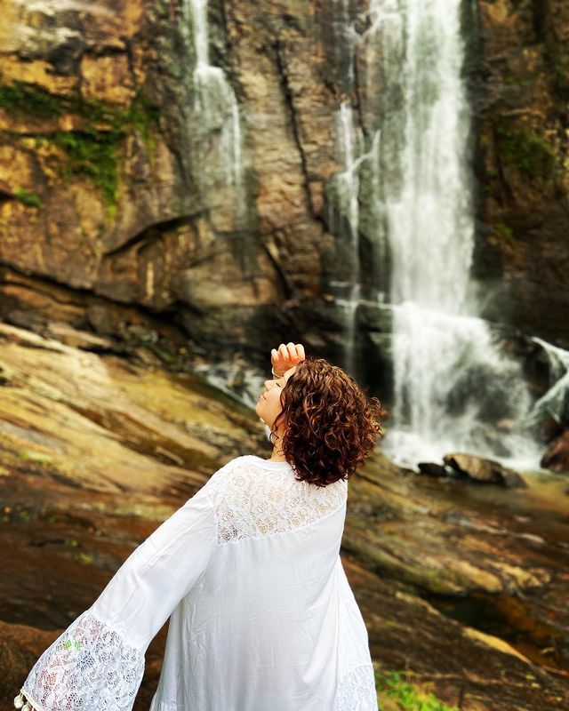 Wow! Цейлон! В погоне за приключениями: киты, горы, чай и святыни (24/96)