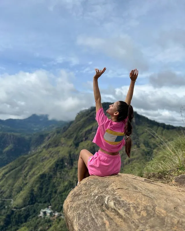 Wow! Цейлон! В погоне за приключениями: киты, горы, чай и святыни (23/96)