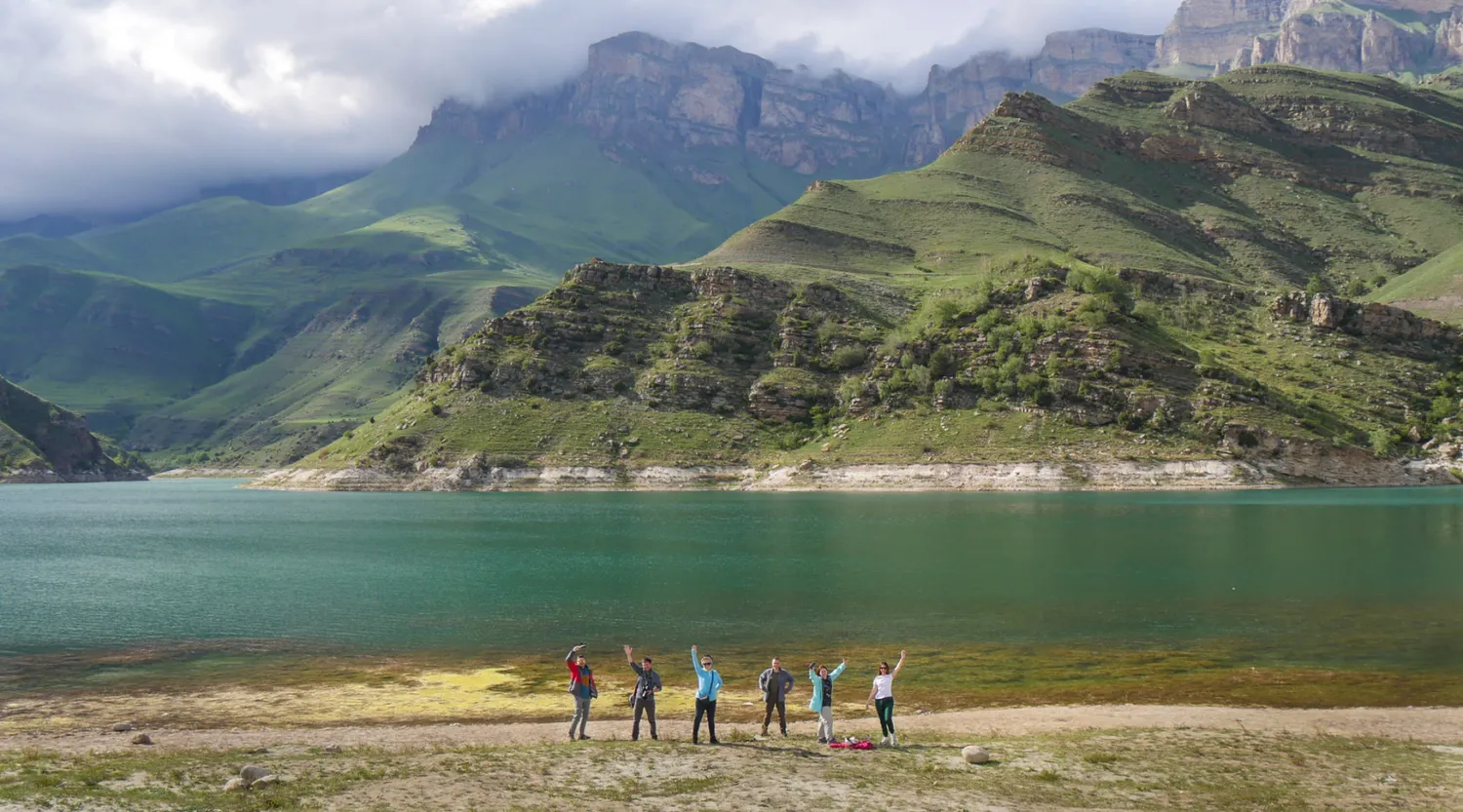Йога для новичков в уединенных горах Кавказа. Походы без рюкзаков в комфорте (4/103)