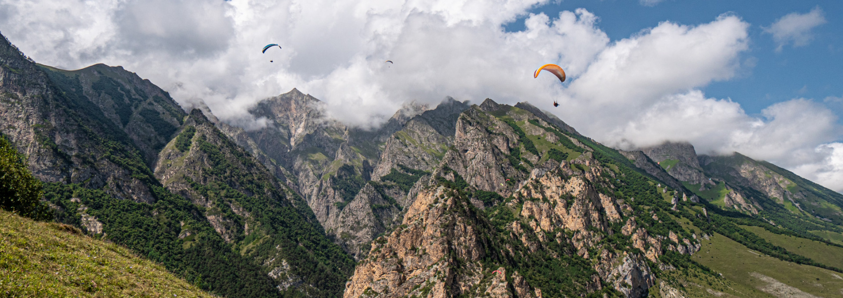 Йога для новичков в уединенных горах Кавказа. Походы без рюкзаков в комфорте (76/103)