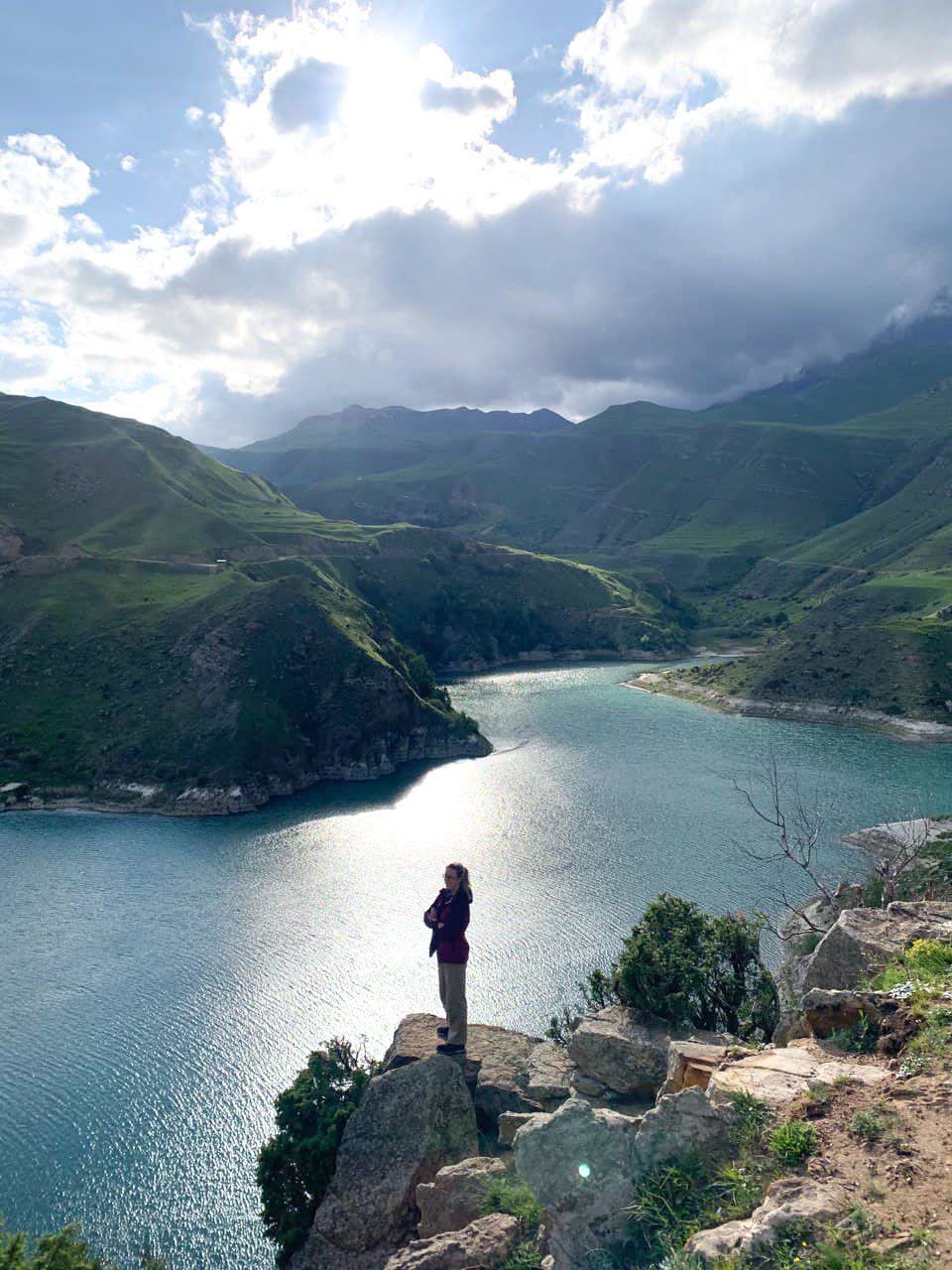 Йога для новичков в уединенных горах Кавказа. Походы без рюкзаков в комфорте (49/103)