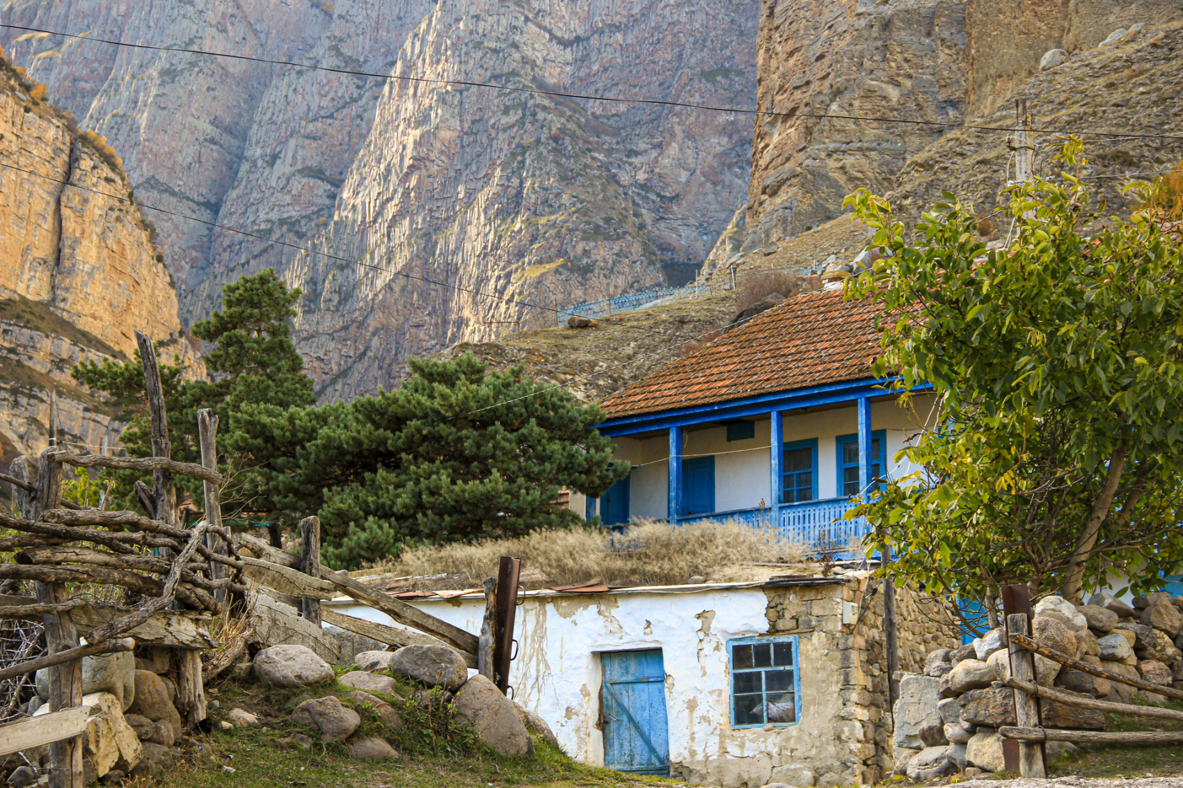Йога для новичков в уединенных горах Кавказа. Походы без рюкзаков в комфорте (64/103)