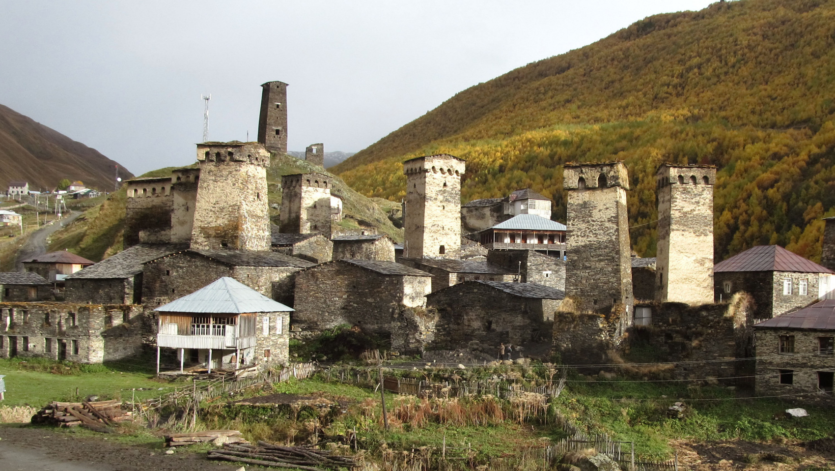 Поход в горы Сванетии, экскурсии и море (3/53)