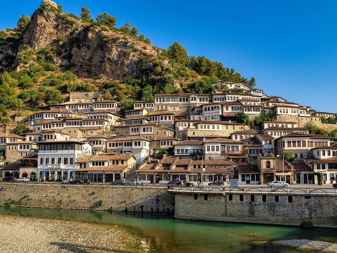   АЛБАНИЯ - полное погружение  (24/70)