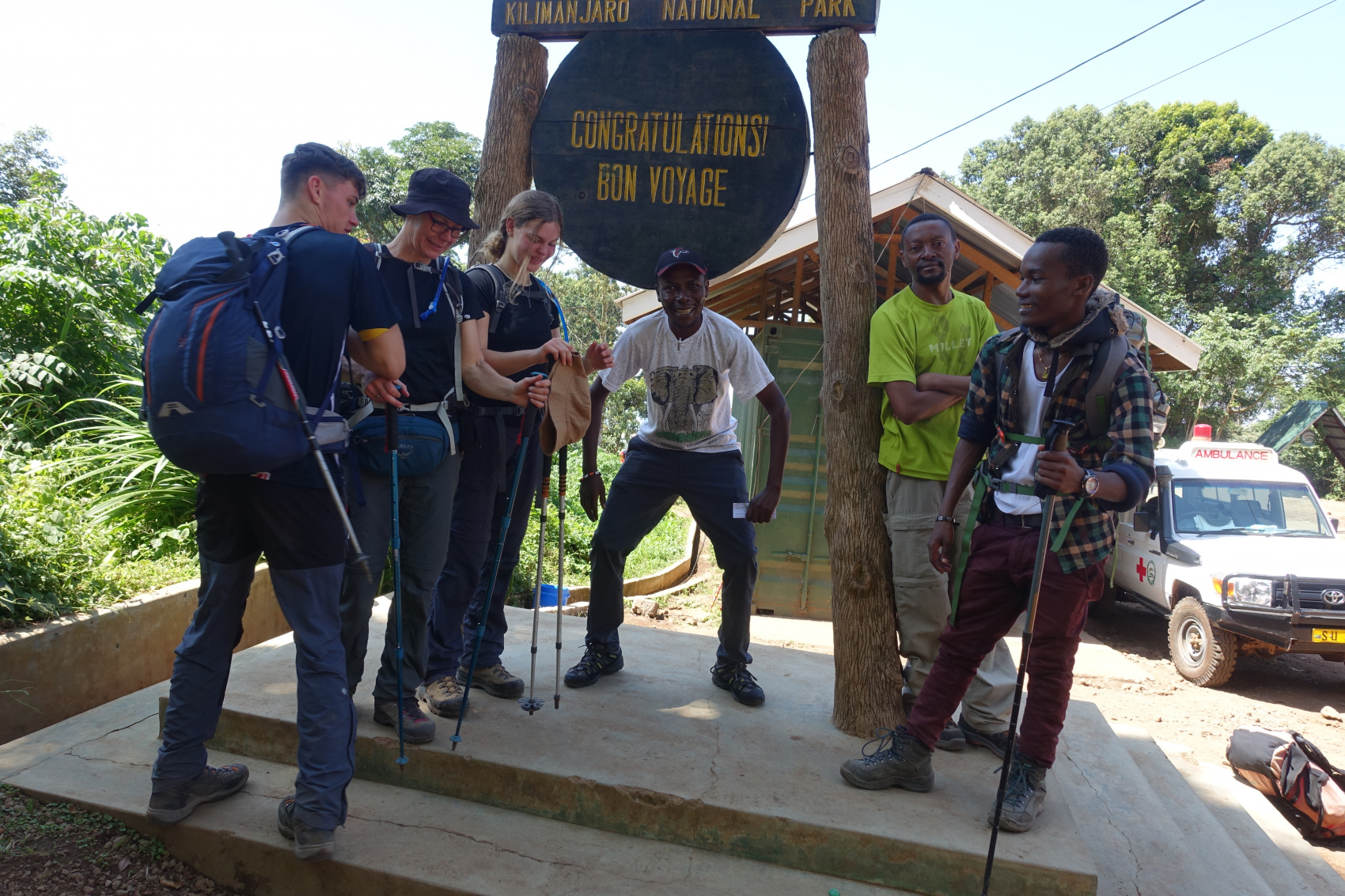5-дневный треккинг по маршруту Марангу на Килиманджаро (10/22)