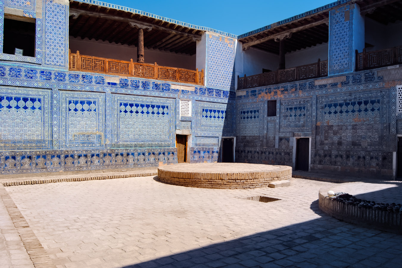 Имперские Города Эпохи Тамерлана: Ташкент, Самарканд, Бухара, Гиждуван. (45/73)