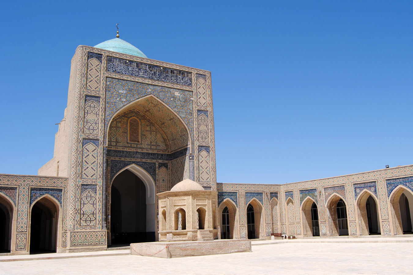 Имперские Города Эпохи Тамерлана: Ташкент, Самарканд, Бухара, Гиждуван. (28/73)