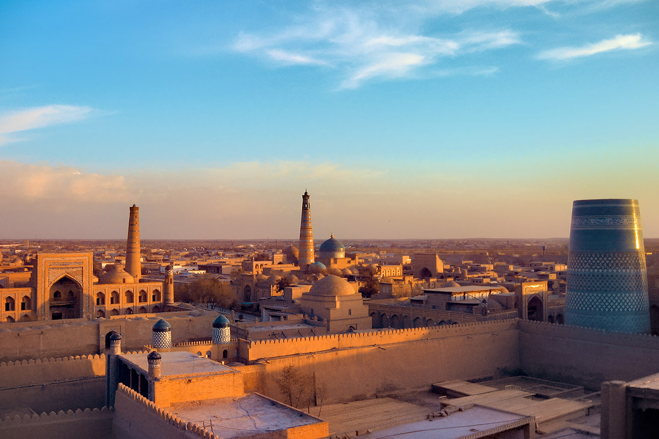 Имперские Города Эпохи Тамерлана: Ташкент, Самарканд, Бухара, Гиждуван. (9/73)