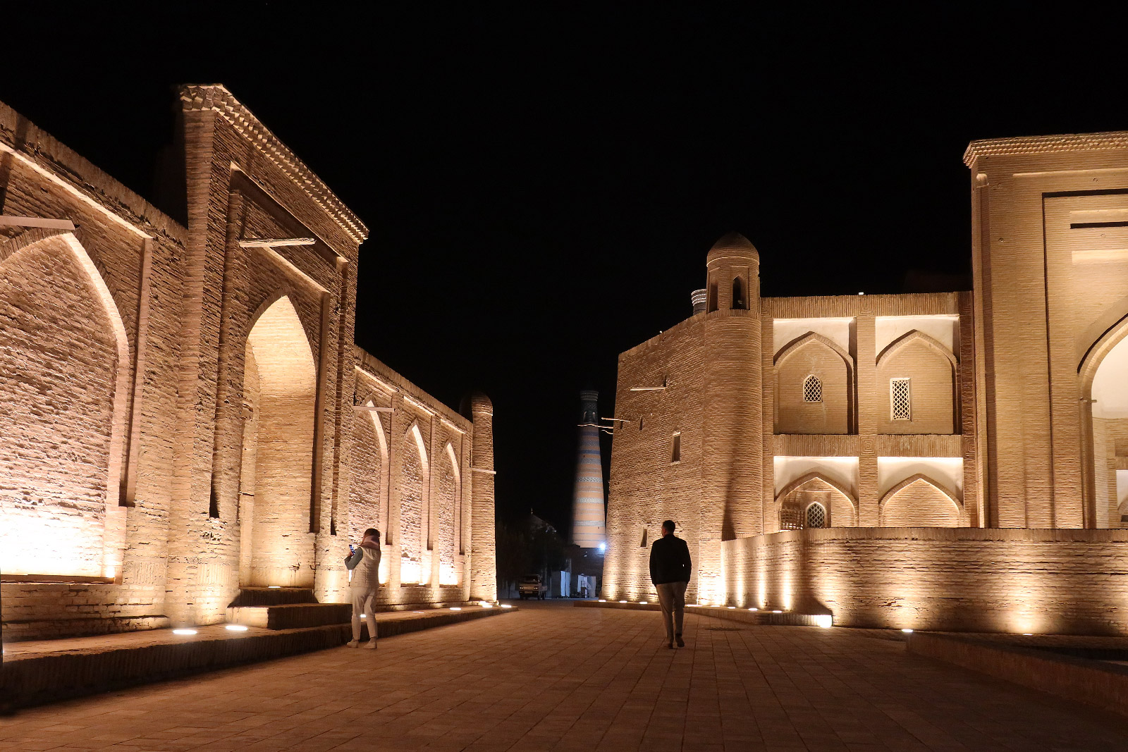 Имперские Города Эпохи Тамерлана: Ташкент, Самарканд, Бухара, Гиждуван. (20/73)