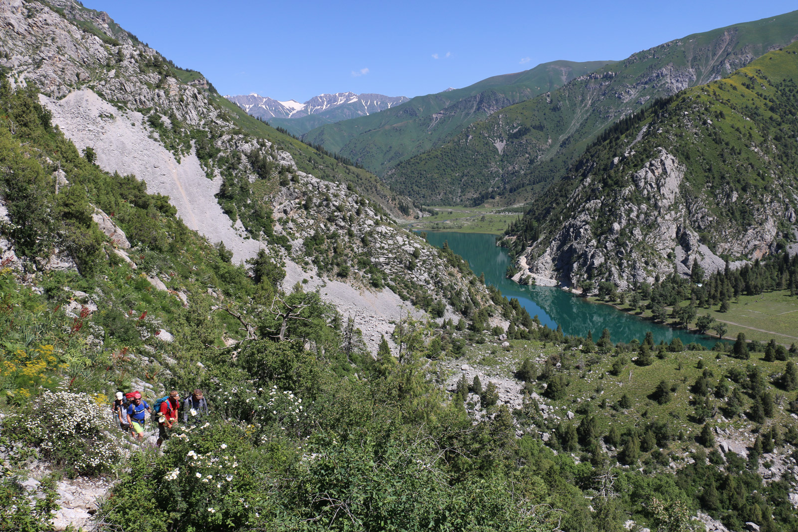 Красивейший треккинг налегке к озеру Сары-Челек - жемчужине Тянь-Шаня. (10/57)