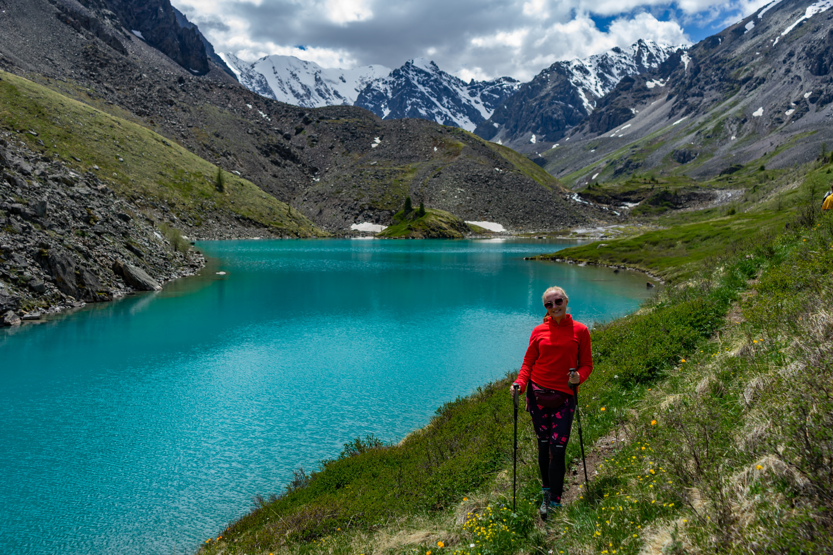 Треккинг в долину Маашей и озерам Каракабак (14/76)