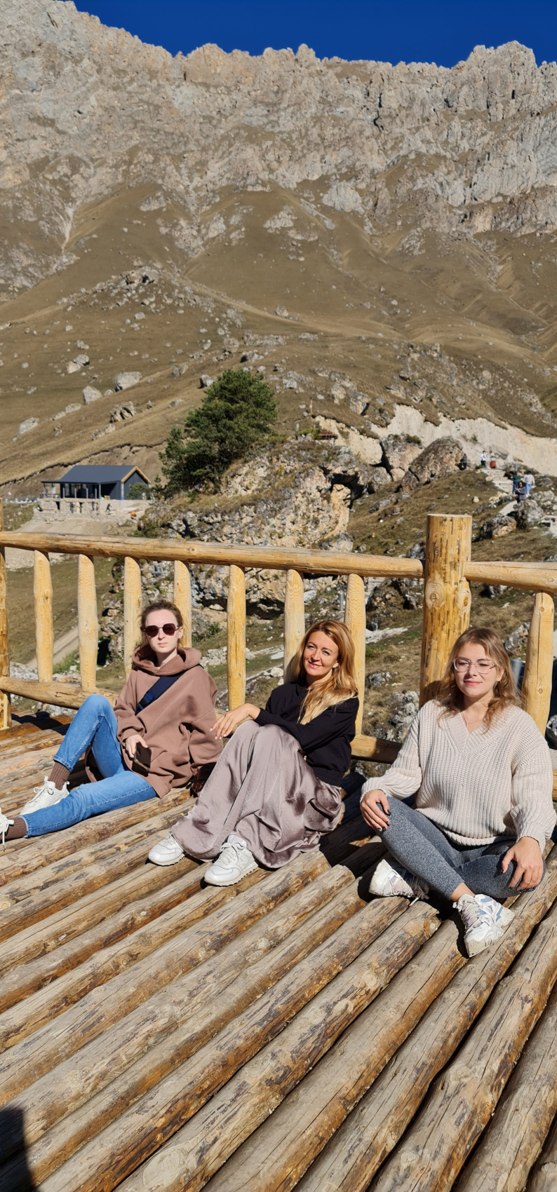 Великолепие гор, кавказская кухня и тёплая компания. Путешествие по трем республикам (22/39)