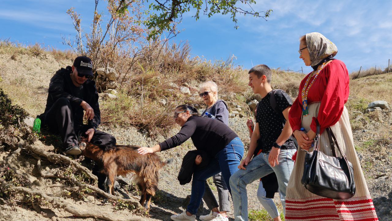 Ешь. Восхищайся. Люби. Путешествие по Кавказу. (212/230)