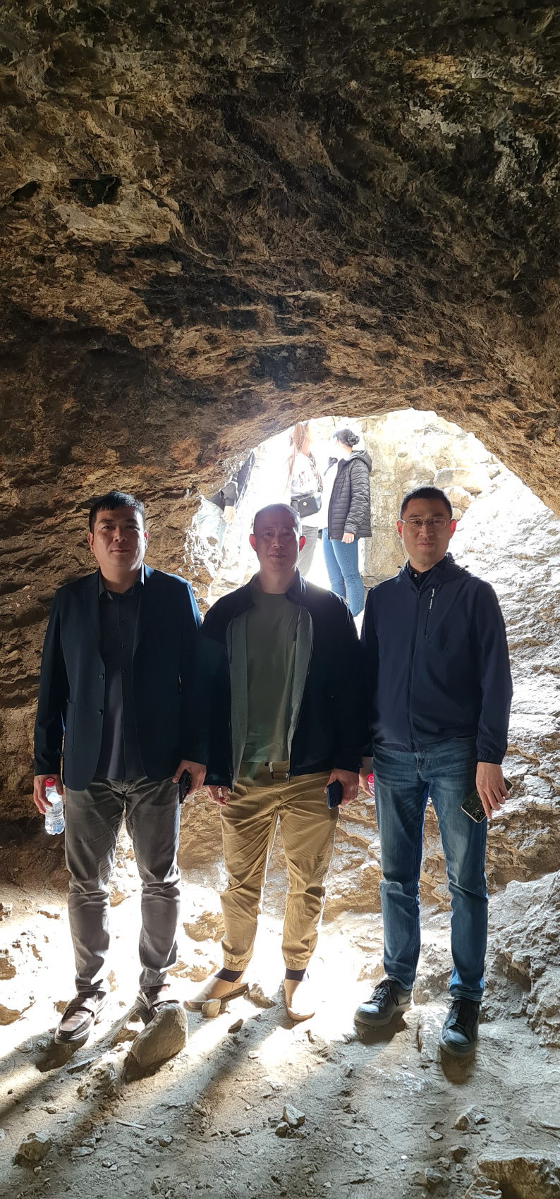 Ешь. Восхищайся. Люби. Путешествие по Кавказу. (197/230)