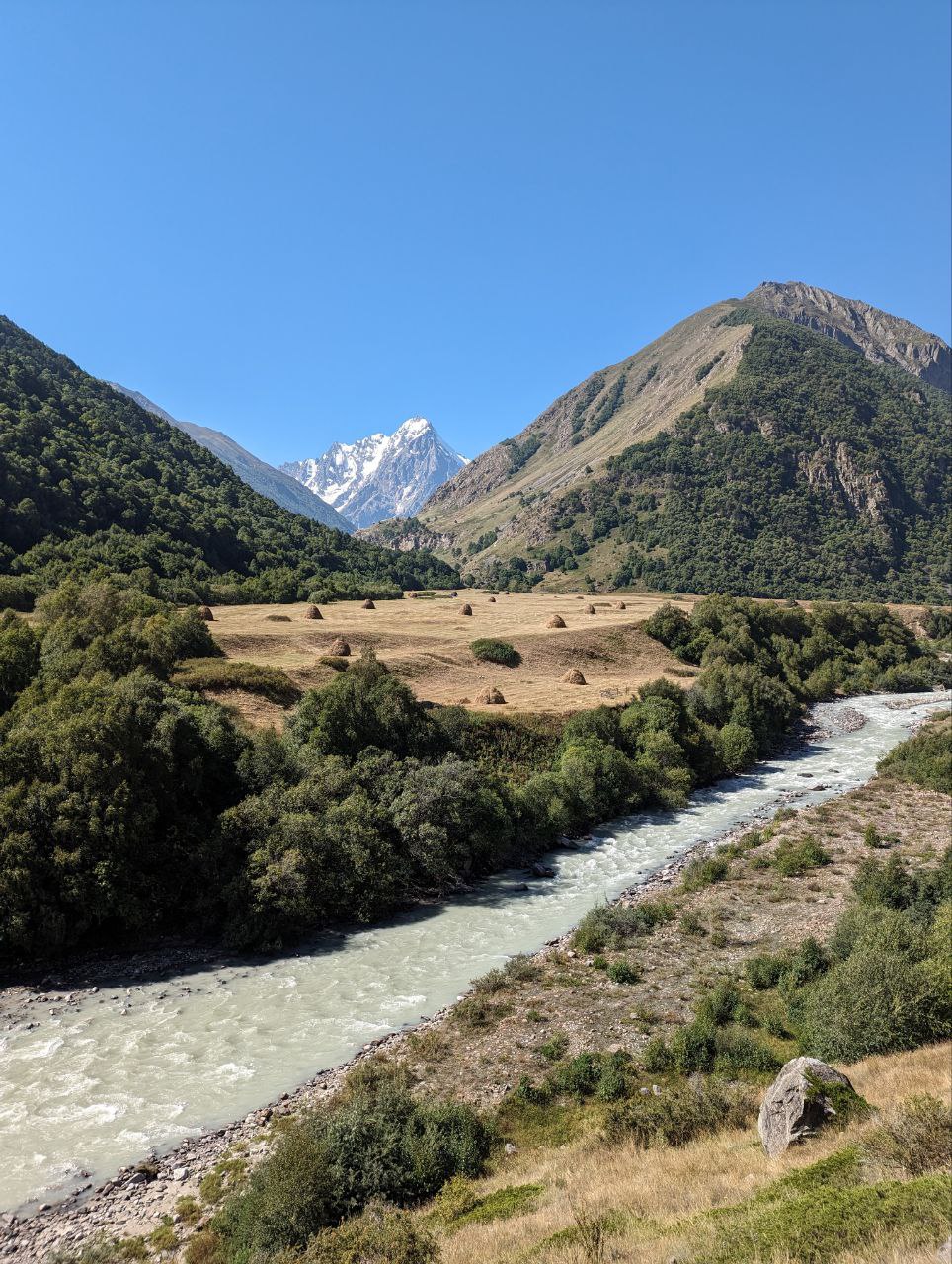 Чегемское ущелье. Парапланы (10/16)