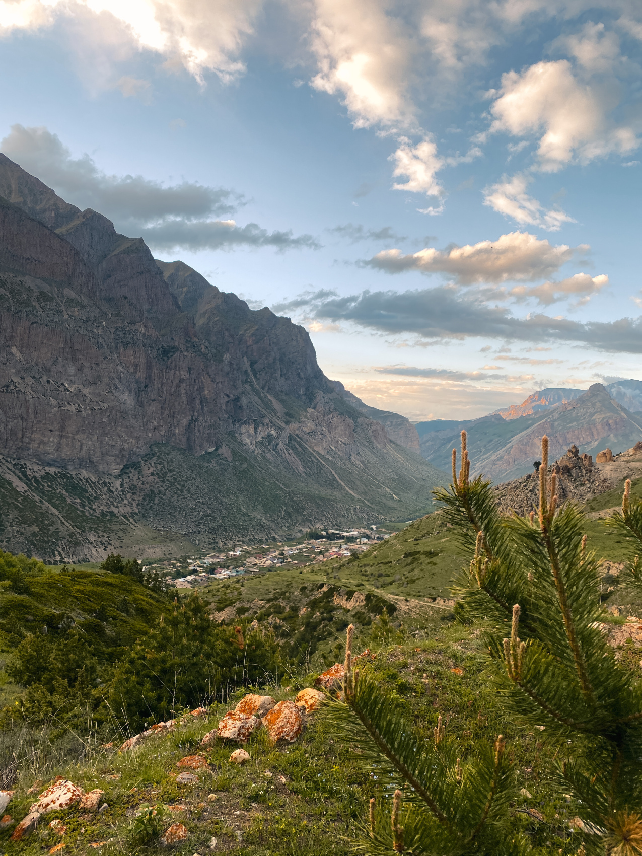 Чегемское ущелье. Парапланы (5/16)