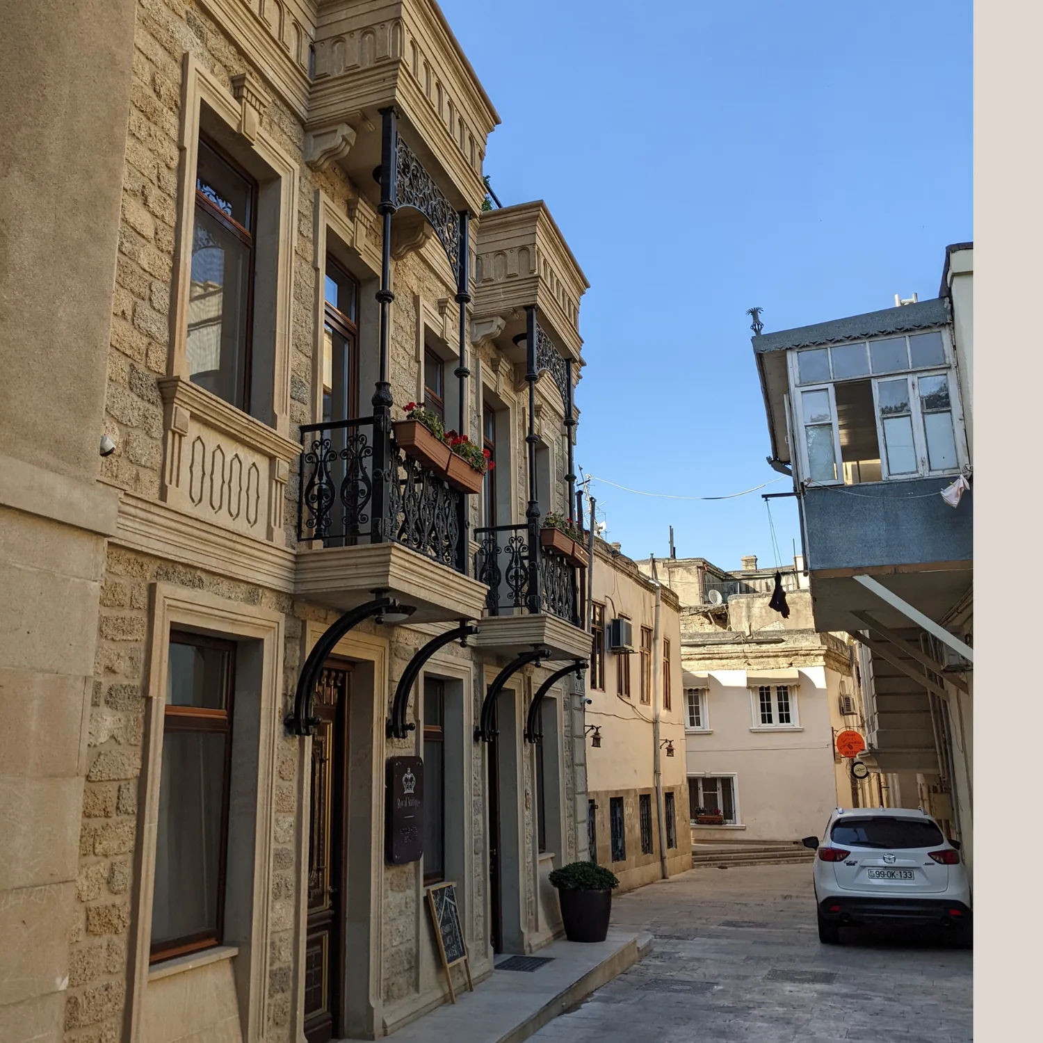 Увидеть весь Азербайджан за 8 дней (4/201)