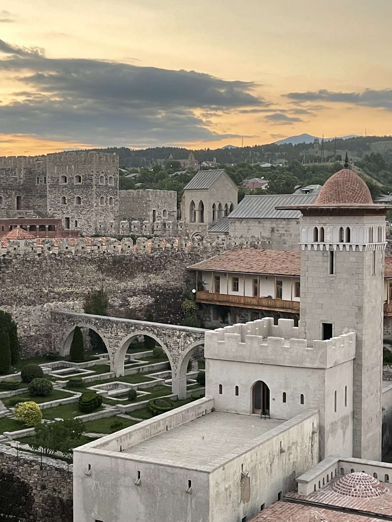 Знакомство с Грузией: Полное Погружение! Горы, еда, вино, храмы (9/47)