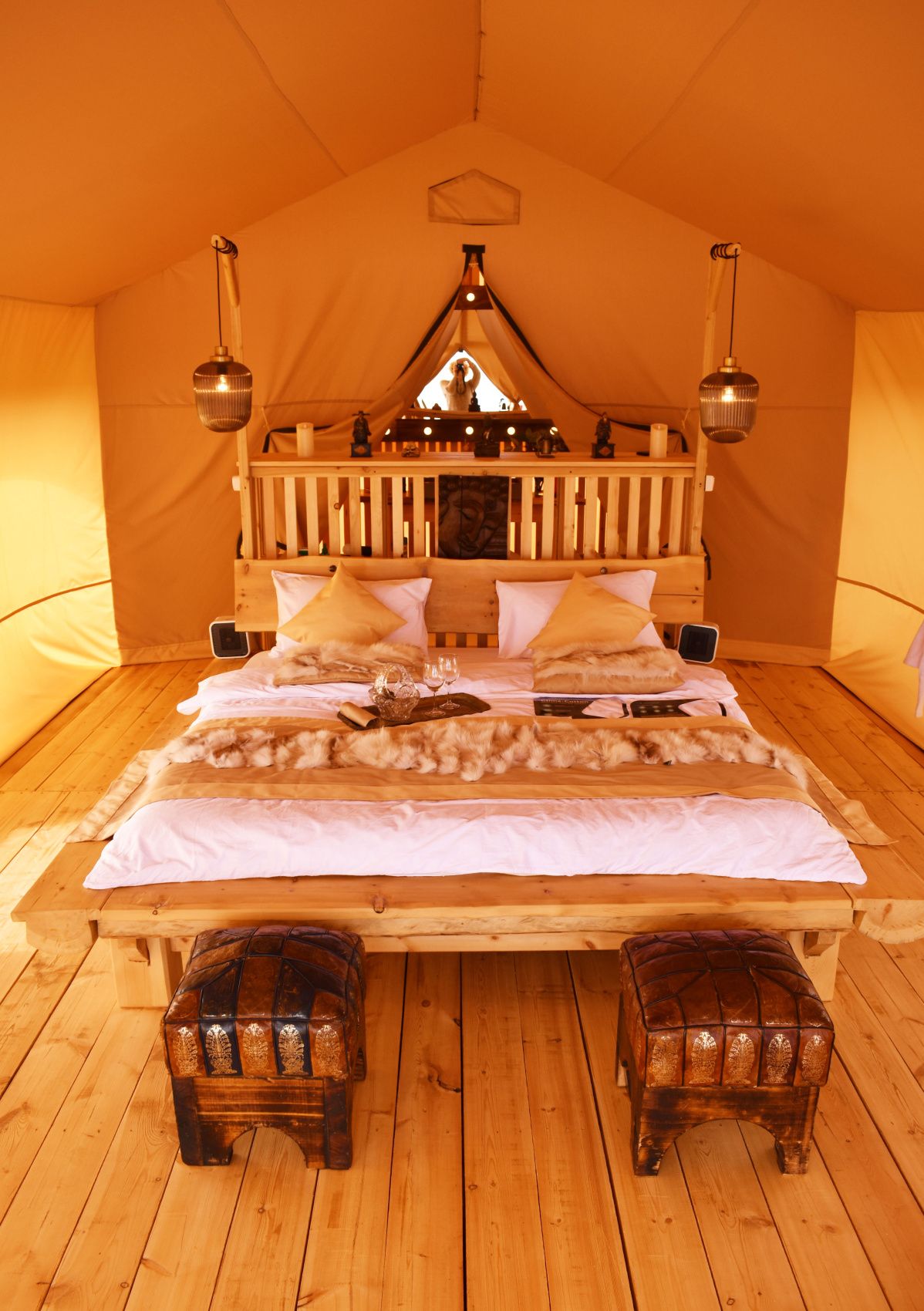 Северный Байкал. Яхты. Глэмпинг. Чивыркуй. (11/75)