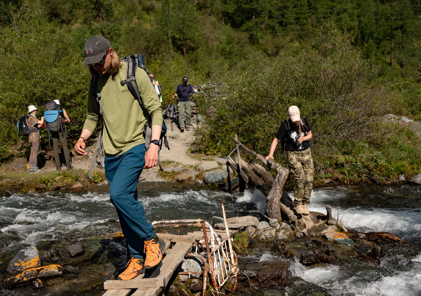 Пеший поход к Белухе с вьючными лошадьми (16/50)