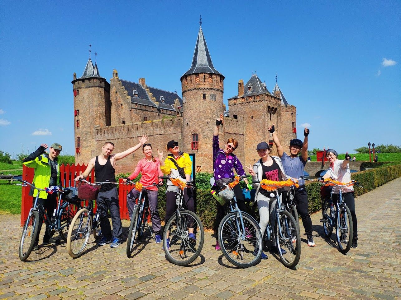 Событийный велотур по Нидерландам на День Короля!