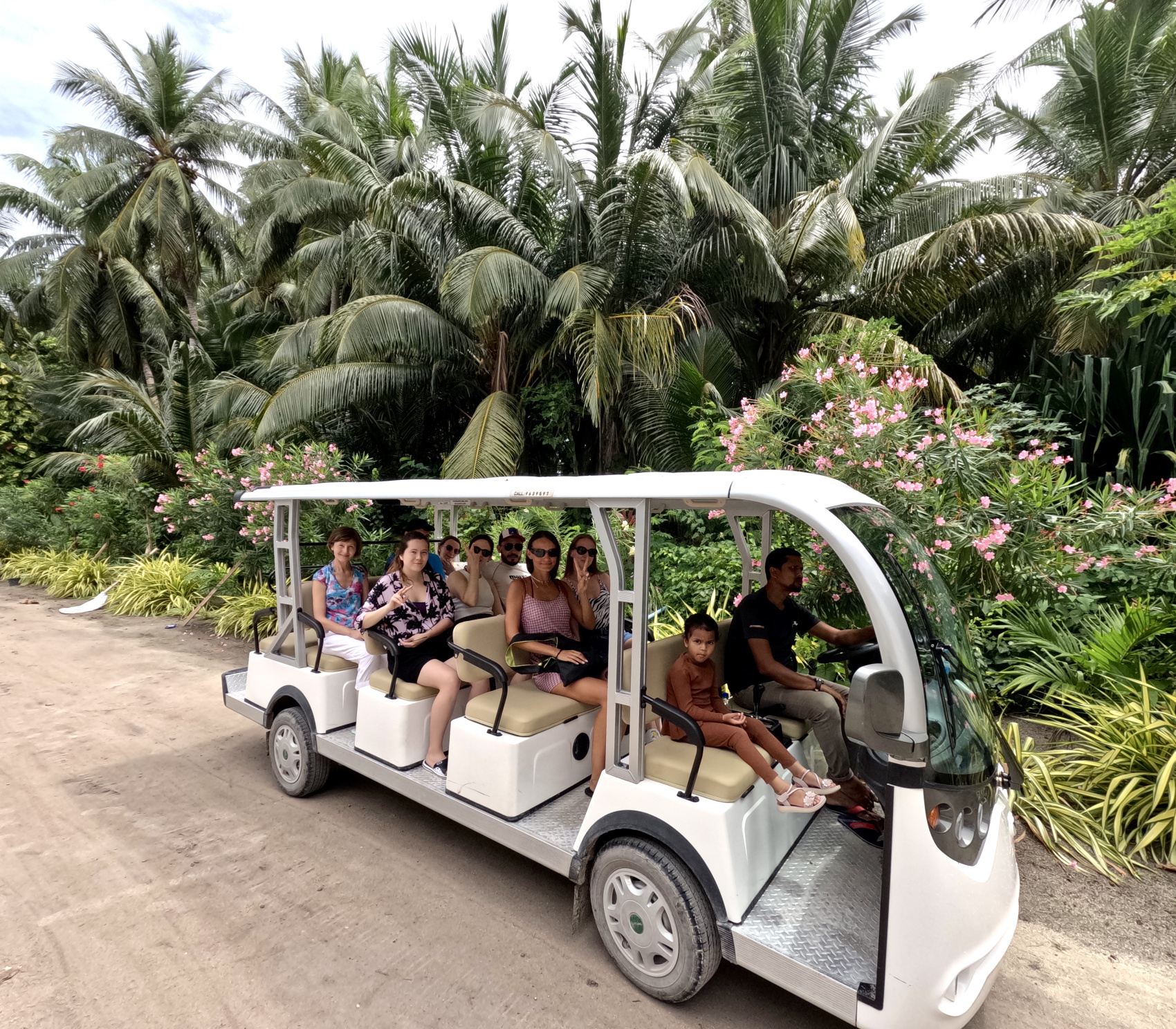 Тропическая дача: райский дайвинг, акулы и релакс (69/133)