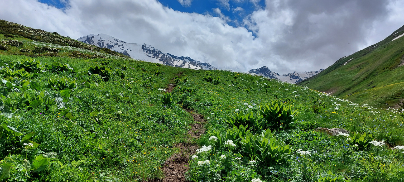 Приэльбрусье Pro. Треккинг к новым озерам (12/79)