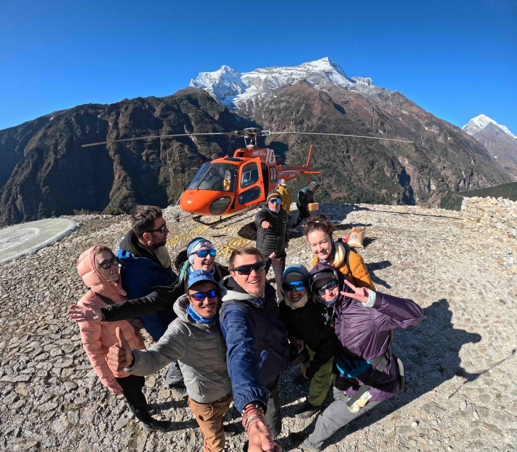 Гокьё трек + Мера пик. Перелеты на самолёте и ветролёте включены (11/74)