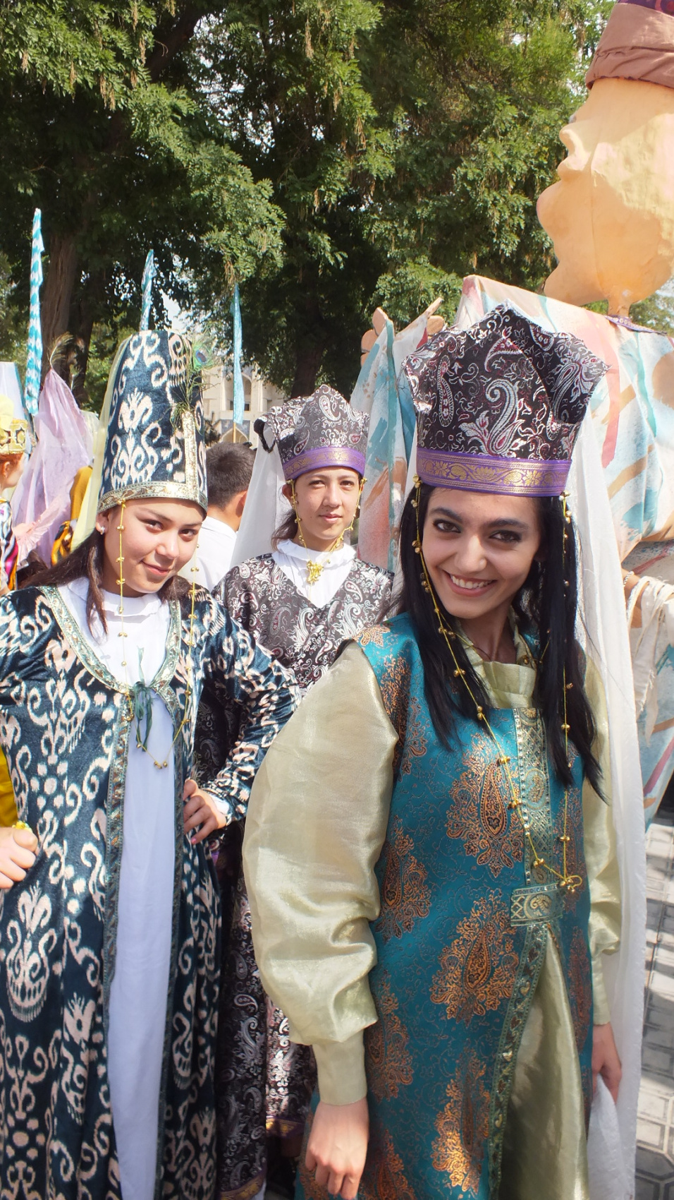 Май, май, фрукты начинай!