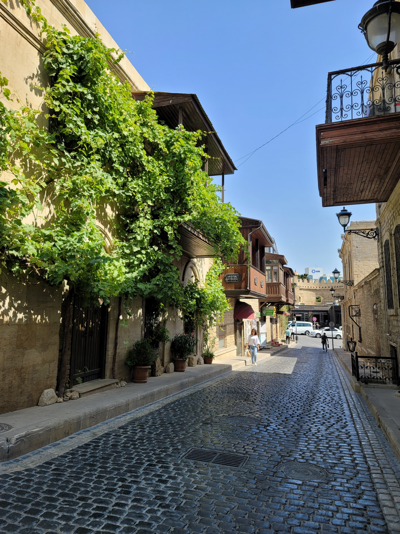 Салам, Баку! (13/81)