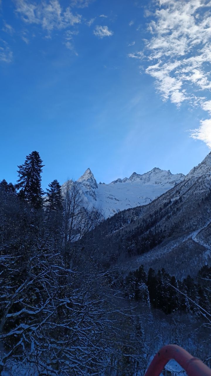 Эльбрус, Домбай, водопады и купание в термальных бассейнах.