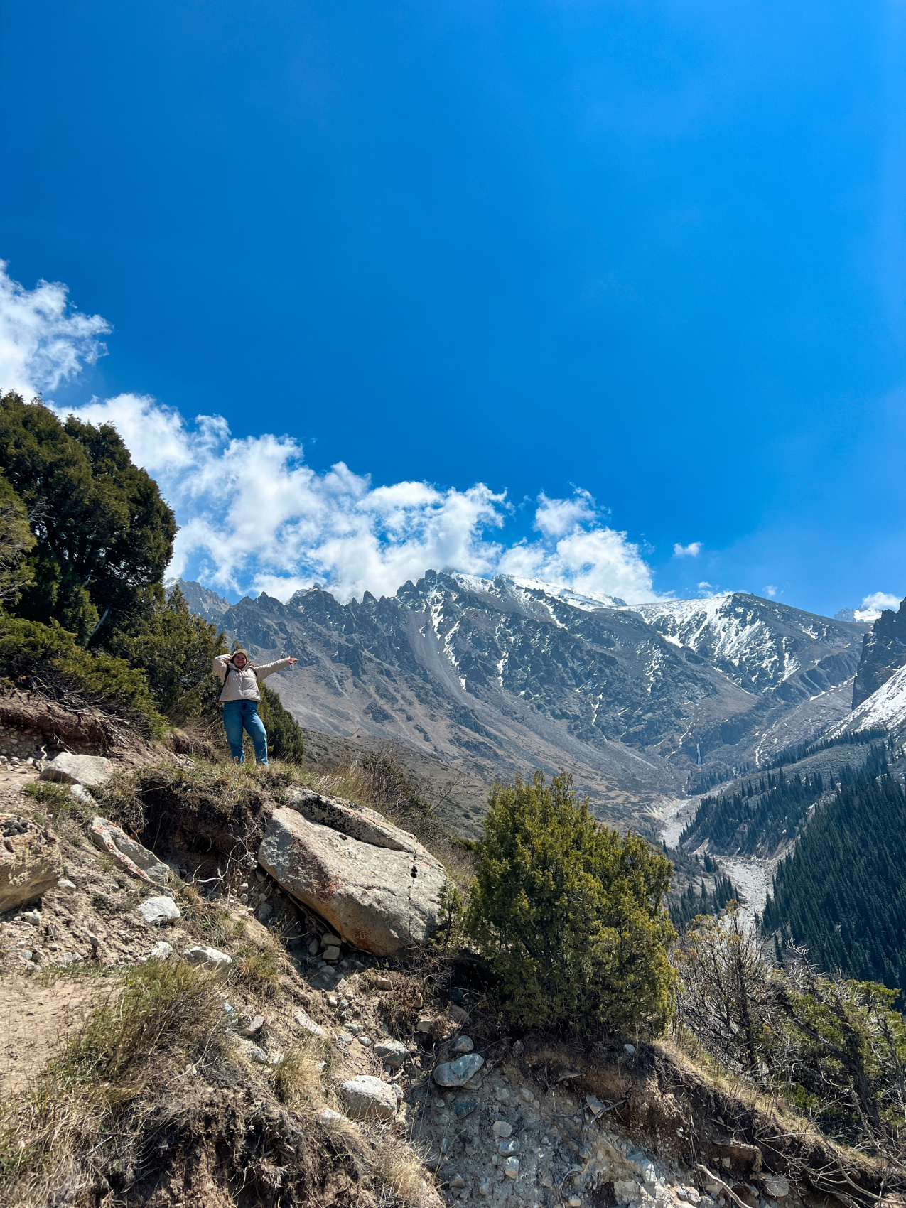 Киргизия на «All Inclusive»: небесные горы и озеро Иссык-Куль  (36/117)