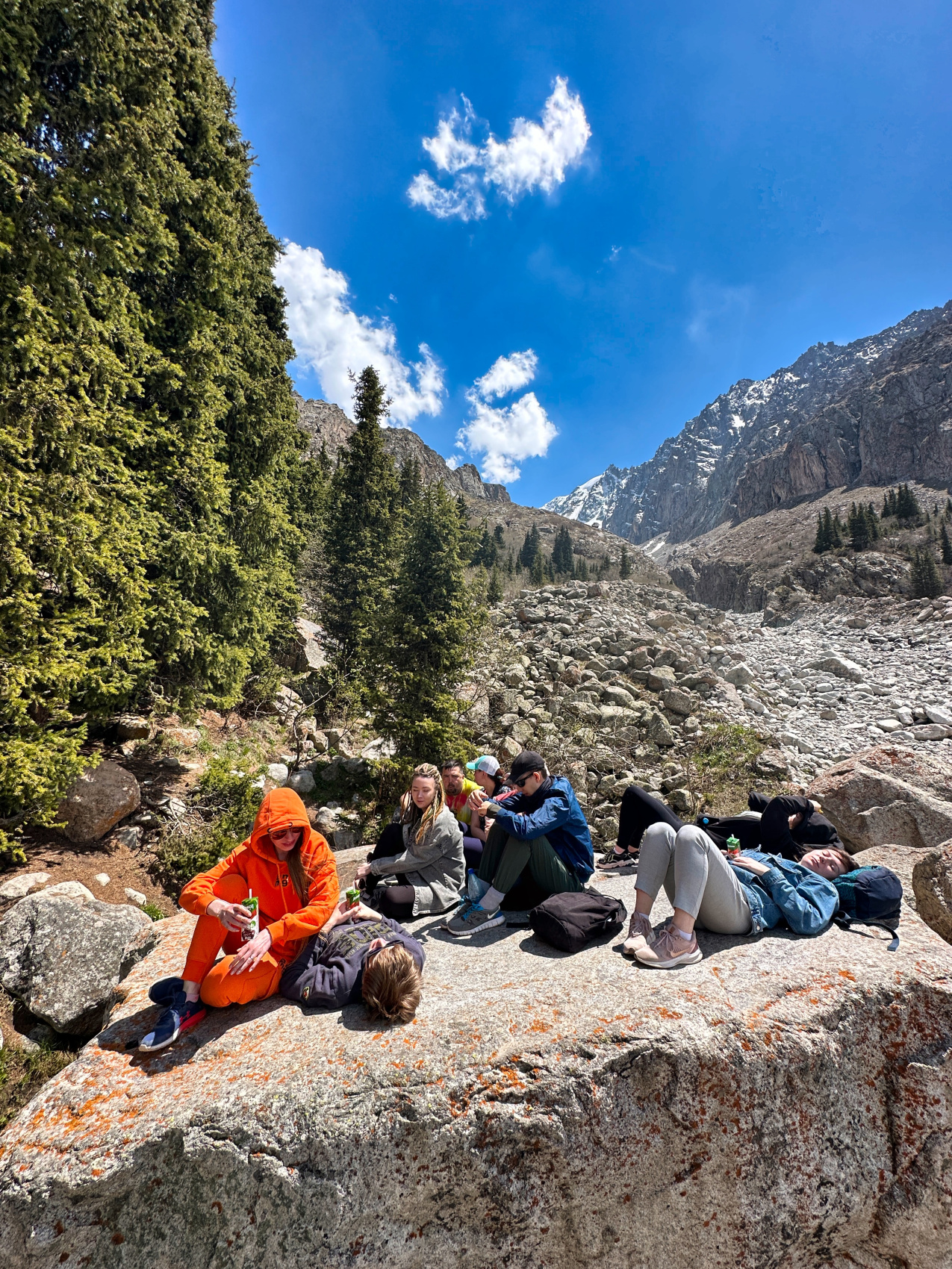 Киргизия на «All Inclusive»: небесные горы и озеро Иссык-Куль  (10/117)